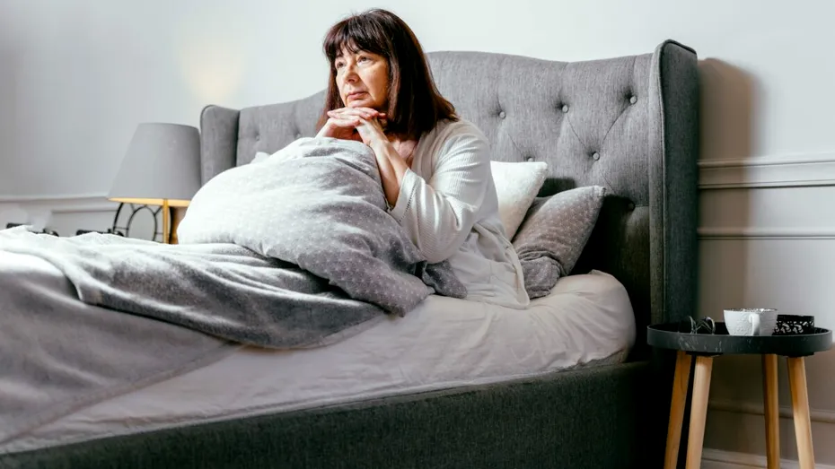 Spasmul hipnagogic: De ce tresari brusc când adormi și cât de normal este