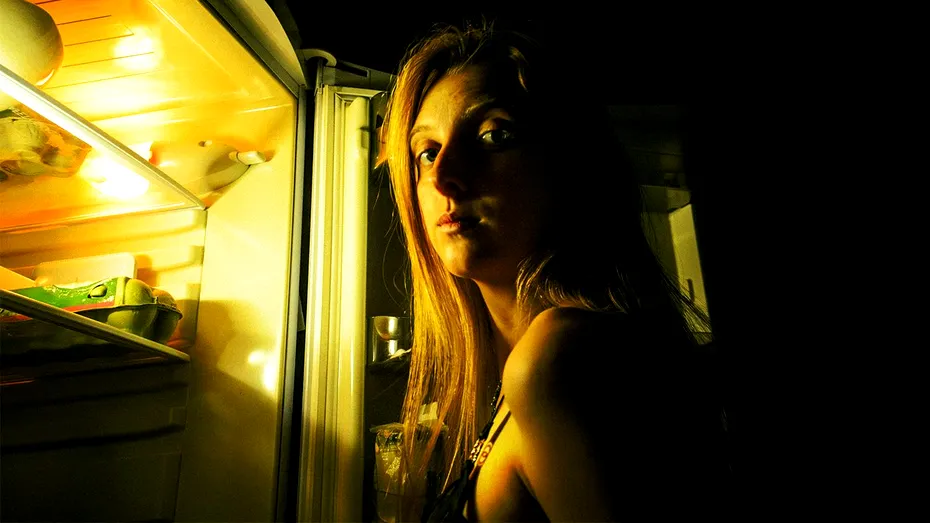 Alimentul care poate să provoace coșmaruri noaptea, dacă îl mănânci înainte de culcare. Rezultatele unui studiu din 2025