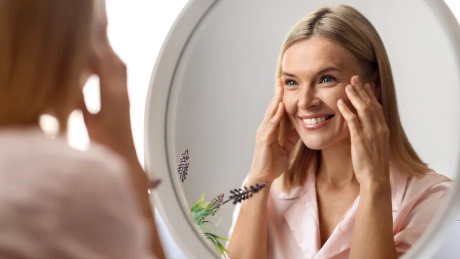 Secretul unui ten perfect ca la 20 de ani. Ai nevoie de un ingredient din bucătărie și costă doar 8 lei