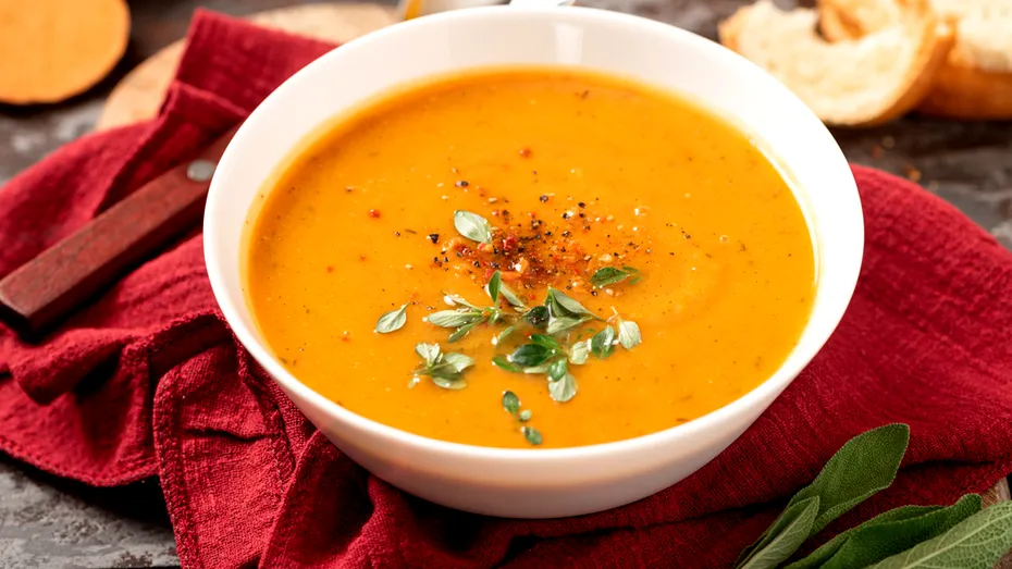 Supa sățioasă de toamnă pe care o poți prepara în câteva minute: rețeta perfectă pentru sezonul rece