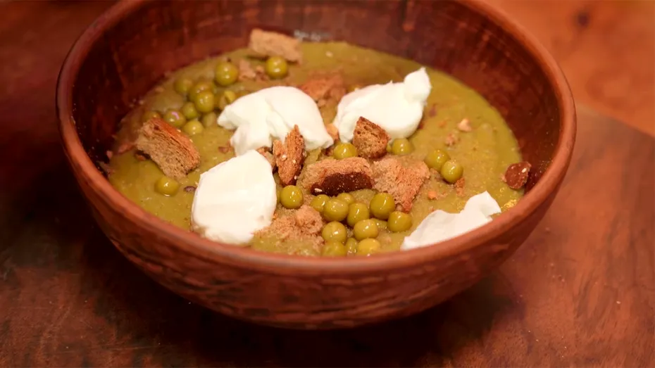 Cea mai tare rețetă de post a lui Cătălin Scărlătescu: Supă cremă de mazăre cu un ingredient secret