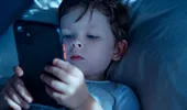⁠Copilul face crize când îi iei telefonul? 5 metode prin care poți limita timpul petrecut în fața ecranelor