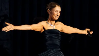 Celine Dion a revenit pe scenă după șase ani. Cum i-a afectat vocea și corpul boala de care suferă