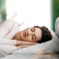 Dormi 8 ore pe noapte? S-ar putea să fie prea mult! Ce spun cele mai noi studii despre numărul „ideal” de ore de somn