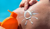 Greșeala pe care mulți o fac vara și care poate afecta sănătatea pielii. Dermatologii demontează mitul despre crema cu SPF