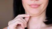 Pielea gâtului îmbătrânește mai repede decât tenul! Tratamentul care te ajută să-ți ascunzi vârsta