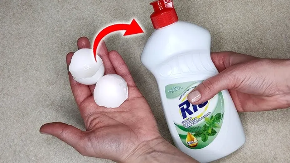 Ce se întâmplă dacă amesteci coji de ouă cu detergent de vase. Rezultatul este surprinzător