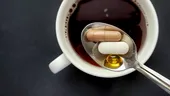 Elixirul tinereții există! Ce să pui în cafea să scapi de riduri. Ingredientul din farmacii care încetinește procesul de îmbătrânire