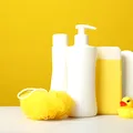 Șamponul pentru bebeluși nu este util doar la baie. Întrebuințări surprinzătoare pe care le poți încerca acasă!