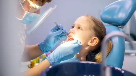 De ce și când trebuie să mergi cu copilul la ortodont?