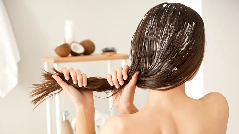 Uleiul de cocos pentru păr lung: beneficii, contraindicații