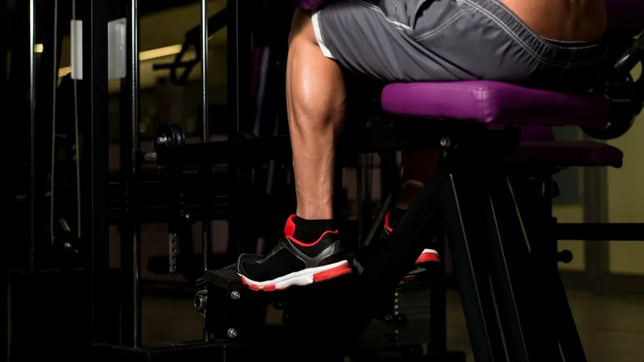 Exercițiul care reduce glicemia și arde grăsimile. Trebuie doar să stai pe scaun