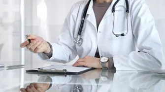 E oficial! Românii care nu mai pierd bani la concediul medical. Măsura intră în vigoare de la 1 iunie 2026