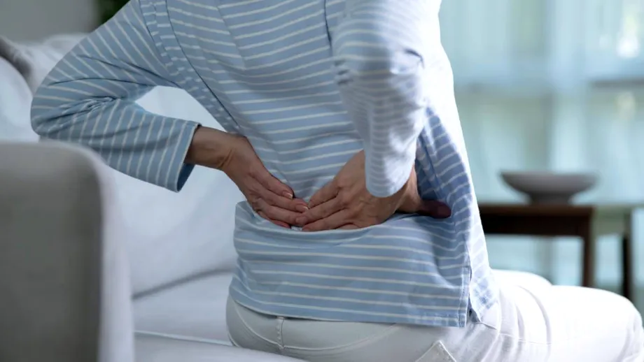 Știai că te poate durea spatele și din cauza danturii? Care este legătura dintre mușcătură și postura corpului