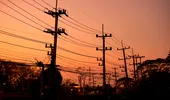 Pană de curent în plină caniculă? Obiectele pe care trebuie să le ai în casă când temperaturile sar de 40°C