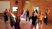Trance Dance, un ritual şamanic modern care te ajută să scapi de stres şi să găseşti liniştea profundă