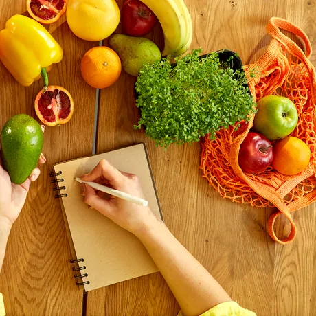 15 alimente de bază: cum îți planifici mesele în avans pentru o alimentație sănătoasă pe tot parcursul săptămânii