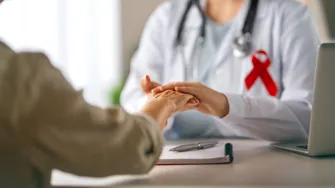 Simptomele neobișnuite care i-au semnalat un cancer extrem de rar unei mame de 36 de ani. A ignorat totul ani buni