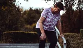De ce te dor articulațiile când vine frigul și cum previi durerea înainte să se instaleze
