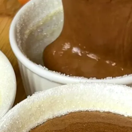 Prăjitura delicioasă gătită din doar 2 ingrediente. Este gata în doar 20 de minute