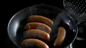 Varză călită cu Cârnați Durdulii de la Matache Măcelaru'