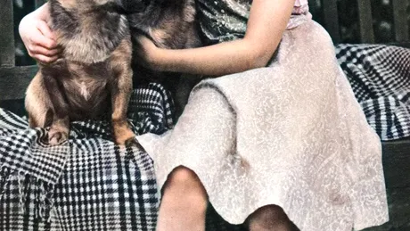 Fotografii de colecție cu Regina Elisabeta a IIa și animalele de companie