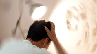 Tânăr de 21 de ani, „sănătos și activ”, moare la scurt timp după un diagnostic greșit: simptomele au fost atribuite vertijului