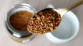 Ingredientul surpriză pe care toți îl pun în cafea pentru slăbit. Ce zice știința?