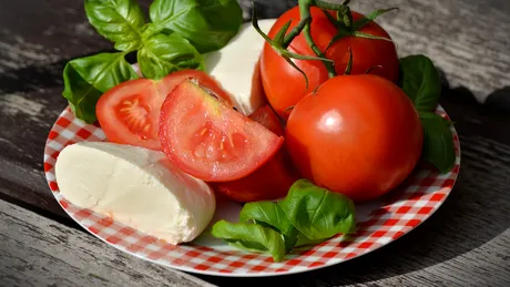 5 tipuri de brânză recomandate persoanelor cu un colesterol ridicat