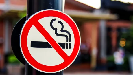 Cum sunt convinși suedezii să renunțe la fumat. Medic cardiolog: Abordarea cea mai sustenabilă este cea de reducere a riscului