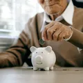 Vouchere pentru pensionari, în 2025. Categoria de seniori care pot primi până la 3.000 de lei în plus la pensie