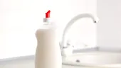 Ce să nu speli niciodată cu detergentul de vase