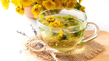 Ceaiul de păpădie, cel mai bun aliat pentru detoxifierea organismului