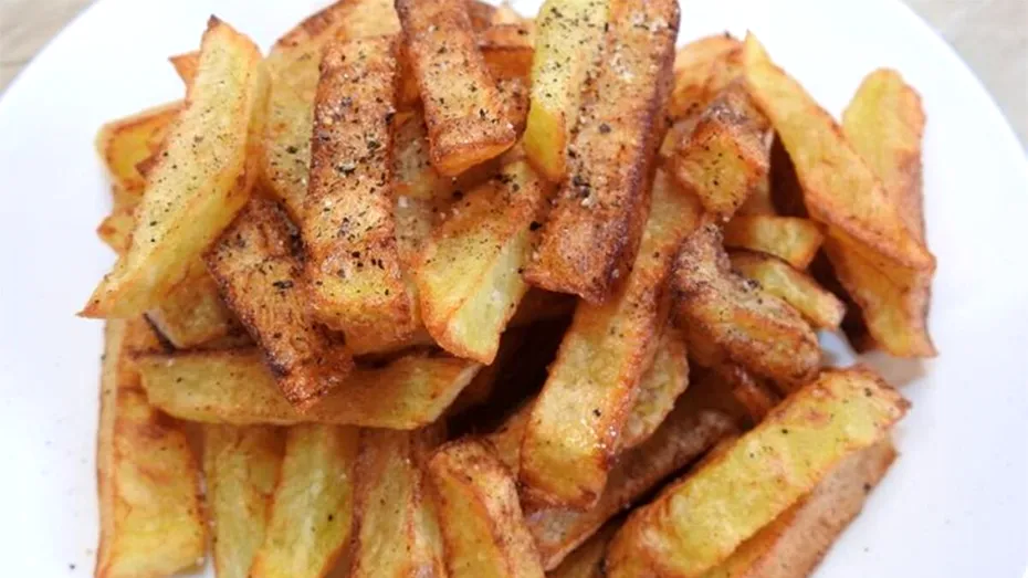 Singurul condiment care nu trebuie pus niciodată pe cartofii prăjiți. Le strică tot gustul
