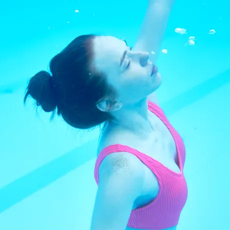Ce se întâmplă dacă înghiți apă din piscină. Riscurile explicate de medici