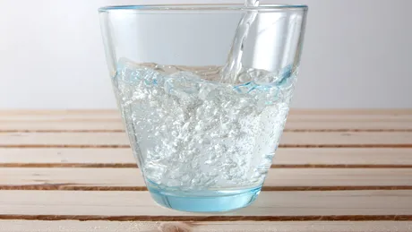 Cum ar putea să te îngrașe apa minerală acidulată