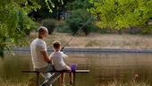 „Creierul de tată”: cum schimbă paternitatea mintea și corpul bărbaților