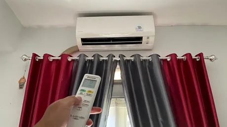 La ce pericole te expui dacă adormi cu aerul condiționat aprins