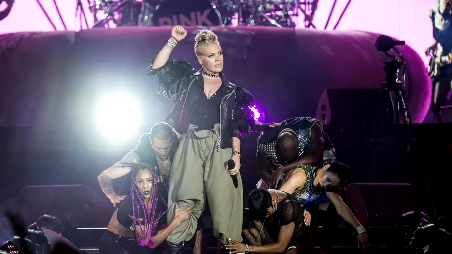 De ce boală suferă Pink! Fanii s-au arătat îngrijorați de starea de sănătate a artistei. Ce spun medicii