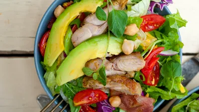 Consumul excesiv de proteine. Cât este prea mult pentru sănătatea ta?