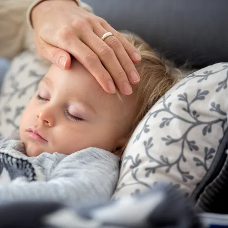 Infecția cu pneumococ la copii – simptomele la care să fie atenți părinții