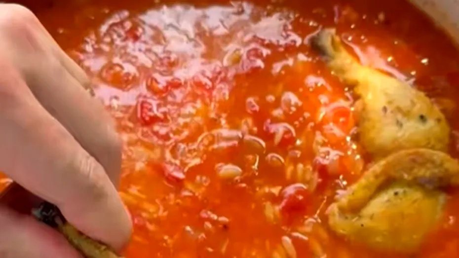 Rețeta grecească care face furori pe TikTok! Cum să prepari Giouvetsi, un adevărat deliciu