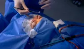 Nu orice „pleoapă căzută” are nevoie de blefaroplastie. Ce trebuie verificat înainte de operație. Dr. Mihaela Leventer: „Nu e doar o intervenție de întinerire”