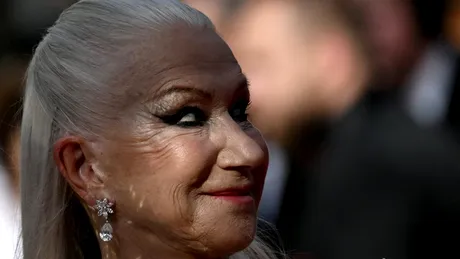 Cum arată tenul lui Helen Mirren la 76 de ani. Detaliile de la Cannes