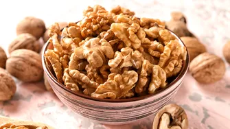 Nucile din cămară pot fi otrăvitoare. 6 semne că s-au stricat și îți pot face rău