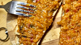 Zacuscă de vinete fără ulei. Rețeta gustoasă și aromată, cu legume coapte și fără prăjeală