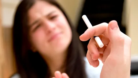Copiii, mai afectaţi de fumul de ţigară decât adulţii
