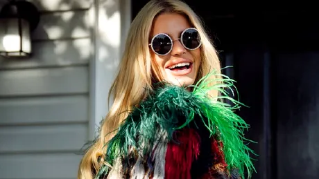 Jessica Simpson, într-o formă incredibilă după ce a slăbit 45 kg: „Învăț să-mi iubesc corpul în toate formele lui”