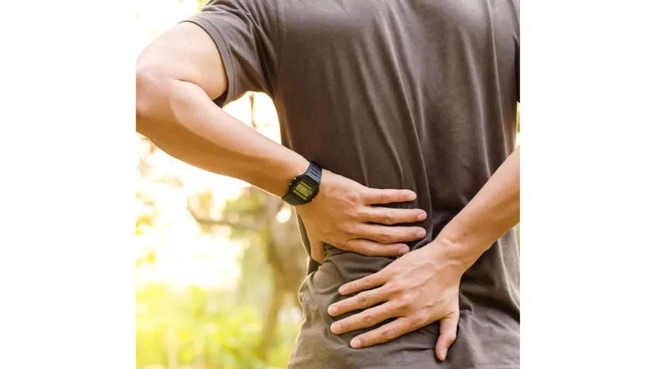 Durerile de spate, un nou simptom COVID-19