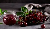 Ingredientul secret pentru cea mai parfumată dulceață de vișine. O face irezistibil de catifelată